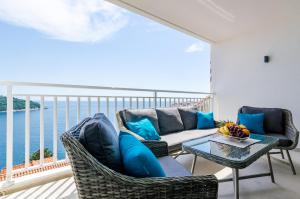 Ein Balkon oder eine Terrasse in der Unterkunft Apartments Lazarin