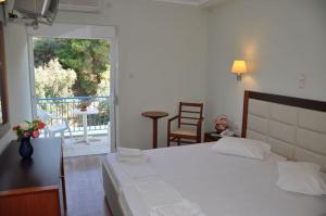 Gallery image of Elena Hotel in Arkitsa