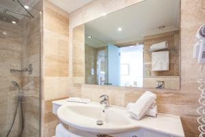 Kúpeľňa v ubytovaní Grupotel Picafort Beach