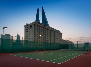 Instalaciones para jugar a tenis o squash en Sheraton Bahrain Hotel o alrededores