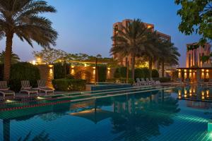 Sheraton Bahrain Hotel tesisinde veya buraya yakın yüzme havuzu
