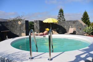 Bazén v ubytování Casa Bermejo nebo v jeho okolí