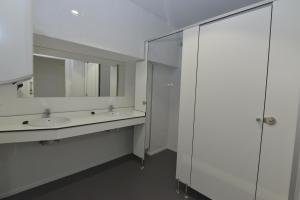 Um banheiro em Hostel Albergue Baionamar