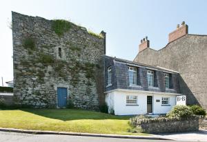 Gallery image of Margaret's Cottage B&B in Ardglass