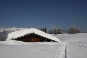 Alpengasthof Almrose im Heutal v zimě
