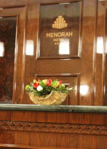 Certifikát, hodnocení, plakát nebo jiný dokument vystavený v ubytování Menorah Hotel