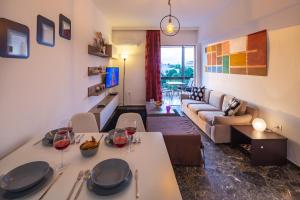 Posedenie v ubytovaní Archer - Sea view apartment