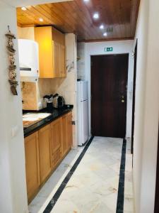 Køkken eller tekøkken på Sesimbra Sun Bay + 20 billeder