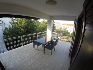 Balkón alebo terasa v ubytovaní Apartments Lopac Jadranovo