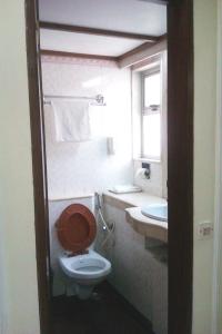 Koupelna v ubytování Hiltop Hotel