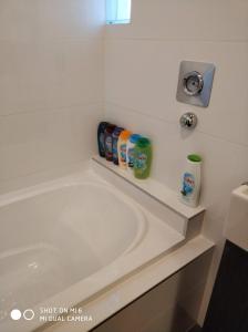 A bathroom at Belvárosi Apartmanszálló - Kiskunfélegyháza