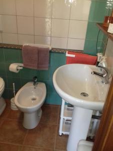 A bathroom at Canne Al Vento