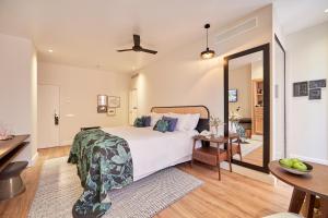 Ένα ή περισσότερα κρεβάτια σε δωμάτιο στο MHOUSE Boutique Hotel Palma +34 φωτογραφίες
