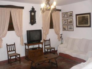 A television and/or entertainment centre at Cortijo la Colá