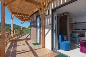 Balkón nebo terasa v ubytování Camping le Mas de Riri