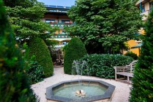 Κήπος έξω από το Hotel Hubertushof