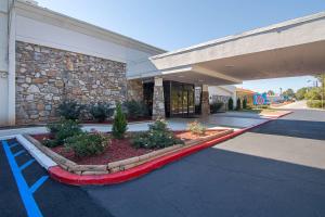a lobby of a hotel with a building at Motel 6-Decatur, GA in Decatur