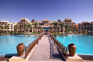 Bassein majutusasutuses Saadiyat Rotana Resort and Villas või selle lähedal