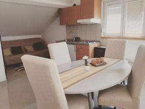 Kuchyň nebo kuchyňský kout v ubytování Apartment Toni Privlačka 32