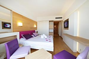 Гостиная зона в Hotel & Spa S'Entrador Playa
