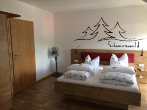 Postel nebo postele na pokoji v ubytování Gasthof Richebächli + 37 fotografií