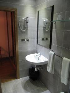 Koupelna v ubytování Hotel Corona de Castilla