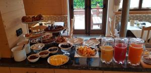 Makanan di atau berdekatan hotel