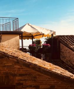 Rõdu või terrass majutusasutuses B&B Camilla