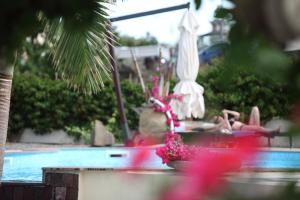 The swimming pool at or close to Residence Hotel La Giara