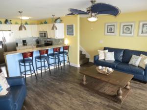 Gallery image of Put-in-Bay Waterfront Condo #207 in Put-in-Bay