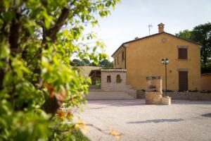 The building in which a panziókat is located