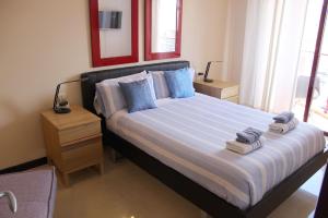 A bed or beds in a room at Dream Cuesta