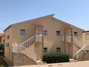 Budynek, w którym mieści się apartament