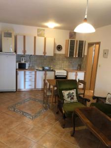 Η κουζίνα ή μικρή κουζίνα στο Korda +9 φωτογραφίες