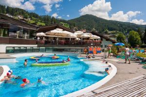 Kolam renang di atau dekat dengan Apartment Cësa Zinch