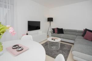 Afbeelding uit fotogalerij van Apartment LuNi in Primošten +36 foto's