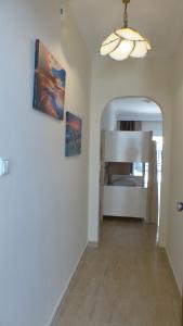 Posteľ alebo postele v izbe v ubytovaní White Apartment 70m from the sea