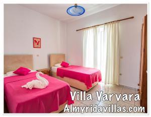 Ένα ή περισσότερα κρεβάτια σε δωμάτιο στο Villa Varvara in Almyrida slechts 350m vanaf het strand - Auto huren niet nodig - Gratis Samariakloof