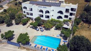 Gallery image of Hotel Zeus in Karistos