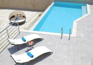 Bazén v ubytování Apartment Moretić nebo v jeho okolí