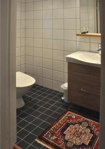 Koupelna v ubytování Room In Ekestad