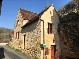 Gallery image of Charmante Maison Troglodyte in Vitrac