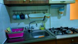 Kuhinja oz. manjša kuhinja v nastanitvi Azúr Apartman