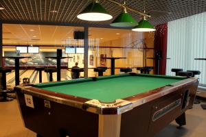 Billiards table sa Hotel Alvariini