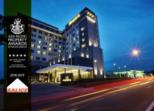 Certifikát, hodnocení, plakát nebo jiný dokument vystavený v ubytování Impiana Hotel Senai