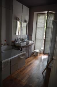 Fotografie z fotogalerie ubytování Chambre d'Hôtes Les Ecuries v destinaci Le Mans + 70 fotografií