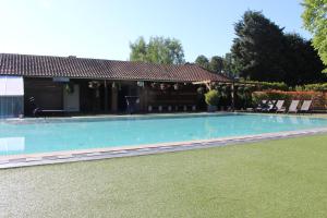 Bazén v ubytování Thermen Londerzeel Hotel nebo v jeho okolí