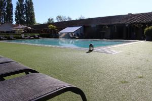Bazén v ubytování Thermen Londerzeel Hotel nebo v jeho okolí