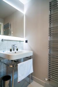 New Cottage & spa de nage Guesthouse的一间浴室