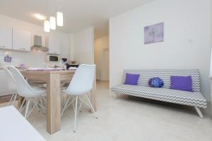 A kitchen or kitchenette at Brankica apartaments